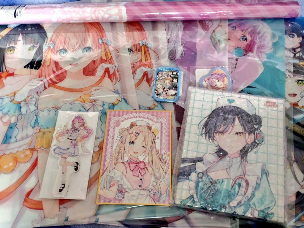 くじ引き堂という忘れかけてたのが届いた！ 特大タペストリーも当たっ