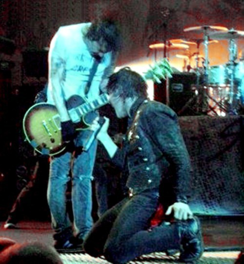 hourly frerard tweet media