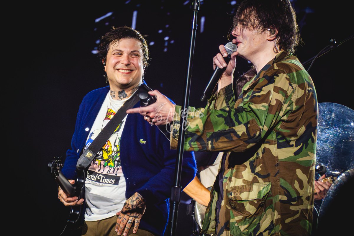 hourly frerard tweet media