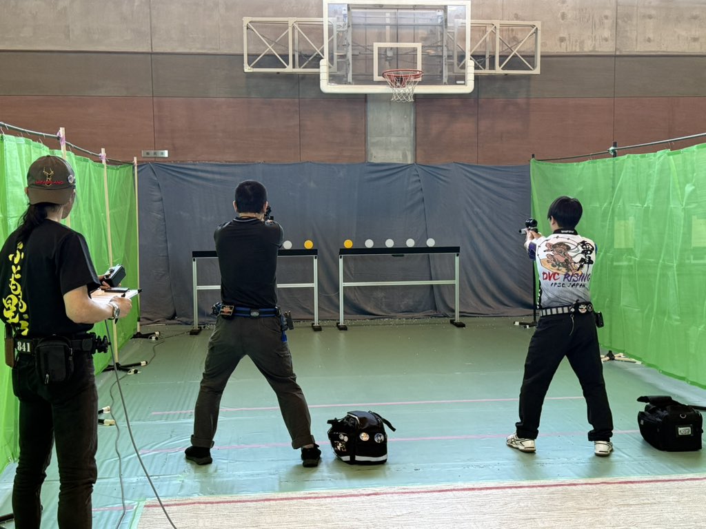 蛾ッチャマン tweet media
