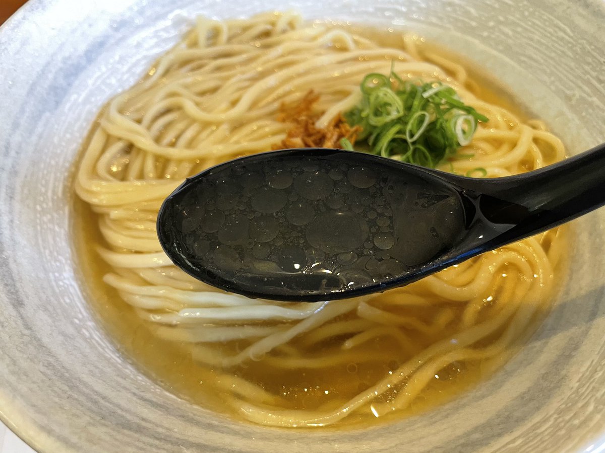 baka1627952's tweet photo. ⭐️⭐️🌙🍽️26102🍜 「唯一無二のらぁ麺専門店 イ袋ワシづかみ」さんの『浅利と帆立と煮干しの冷やしらぁ麺』
　貝🐚の煮干しの旨味溢れるスープはめっちゃクチャ美味しかった🤤よく冷やされたモチプリ麺超超絶品😋💯一瞬で完飲完食❣️ご馳走様😋
#冷やしラーメン
#唯一無二のらぁ麺専門店イ袋ワシづかみ https://t.co/4EHdEGFGtR