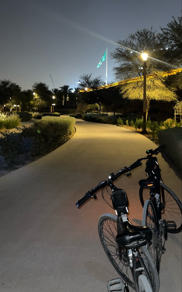 4p_1's tweet photo. 🚴🏼 https://t.co/gJXqBX8OSo