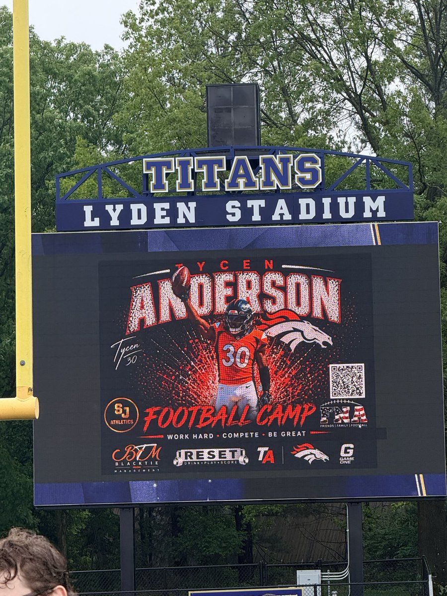 blacktiemg's tweet photo. The #TycenAnderson Youth Football Camp was a huge success! So many young athletes came out, had a blast, learned from the best, and left inspired.
Thank you Tycen for taking the time to give back to the Toledo community. This is what it’s all about! 

#AMDG
@CoachJoeHorn https://t.co/z3bbB4pbdF