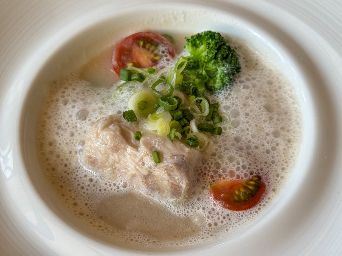 milerz_tv's tweet photo. とあるホテルで朝食なう。

この朝食は異次元の素晴らしさ…妻も娘も大喜びでお父さんも嬉しい。
ブッフェだけでなく、オーダーできるお料理が豊富で一品一品が丁寧。そしてとっても美味しい。

私の中での過去イチホテル朝食が更新されたわよ。 https://t.co/Wg8Cy0SeNS