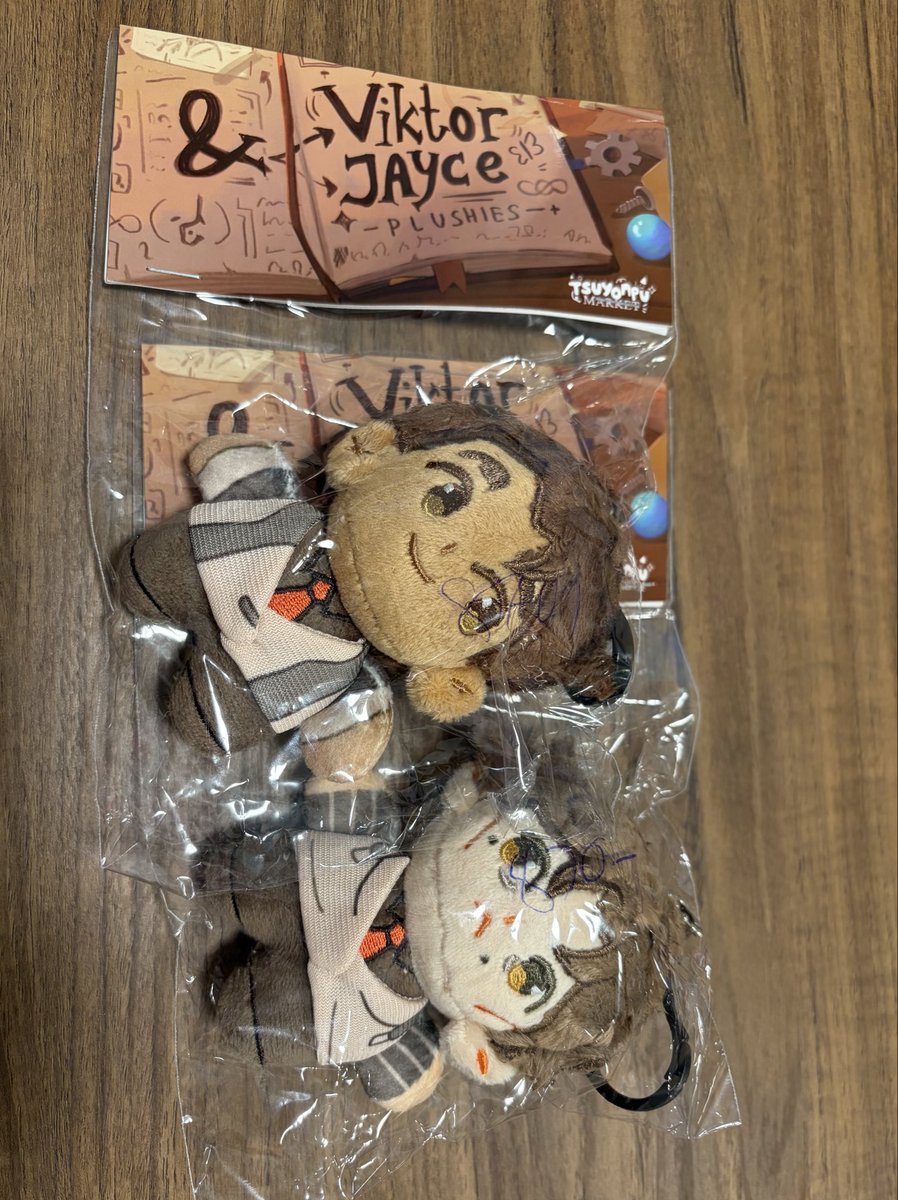 fuqwad_'s tweet photo. Thanks for the plushies!! @tsuyonpu 
And thank you @shutdrop04 for helping deliver them 💕 https://t.co/OP2AJ57Zjq