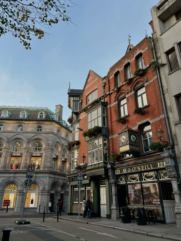 NUB7AH's tweet photo. 🖼️⠀━⠀﹫𝑵𝑼𝑩𝑰𝑨𝑯
                from 𝘪𝘯𝘴𝘵𝘢𝘨𝘳𝘢𝘮   ›   𝙉𝙀𝙒 𝗣𝗢𝗦𝗧!

a tour of Ireland with my favorite diplomat, sometimes you're cool, blockhead! https://t.co/Uwi5f8isBH