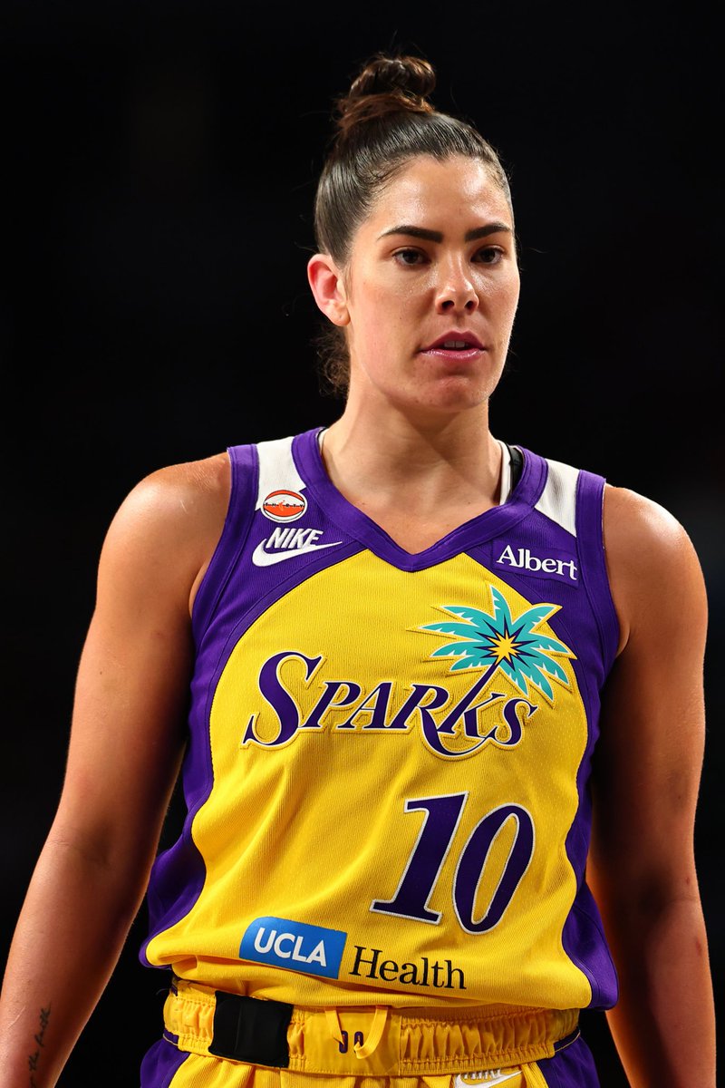 BleacherReport's tweet photo. Kelsey Plum MASTERCLASS vs the Aces 🤯

38 PTS
9 AST 
6 3PM
71% FG

KP went OFF 🔥 https://t.co/xwxPCOndYl