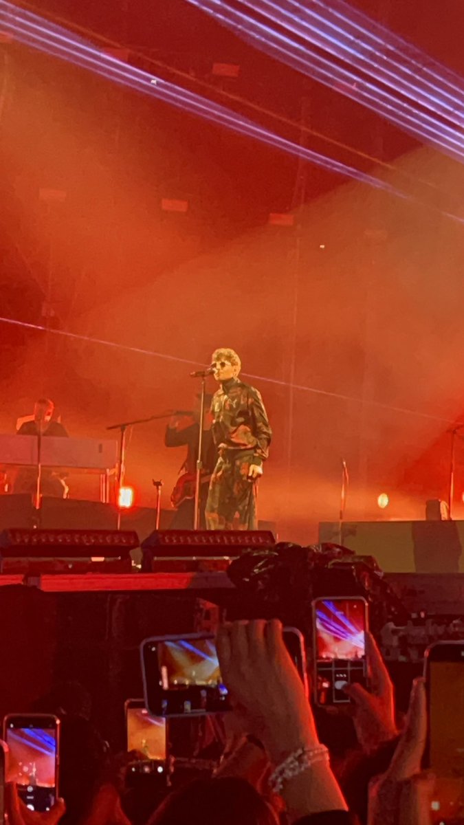 d saw oasis 🕷️ tweet media