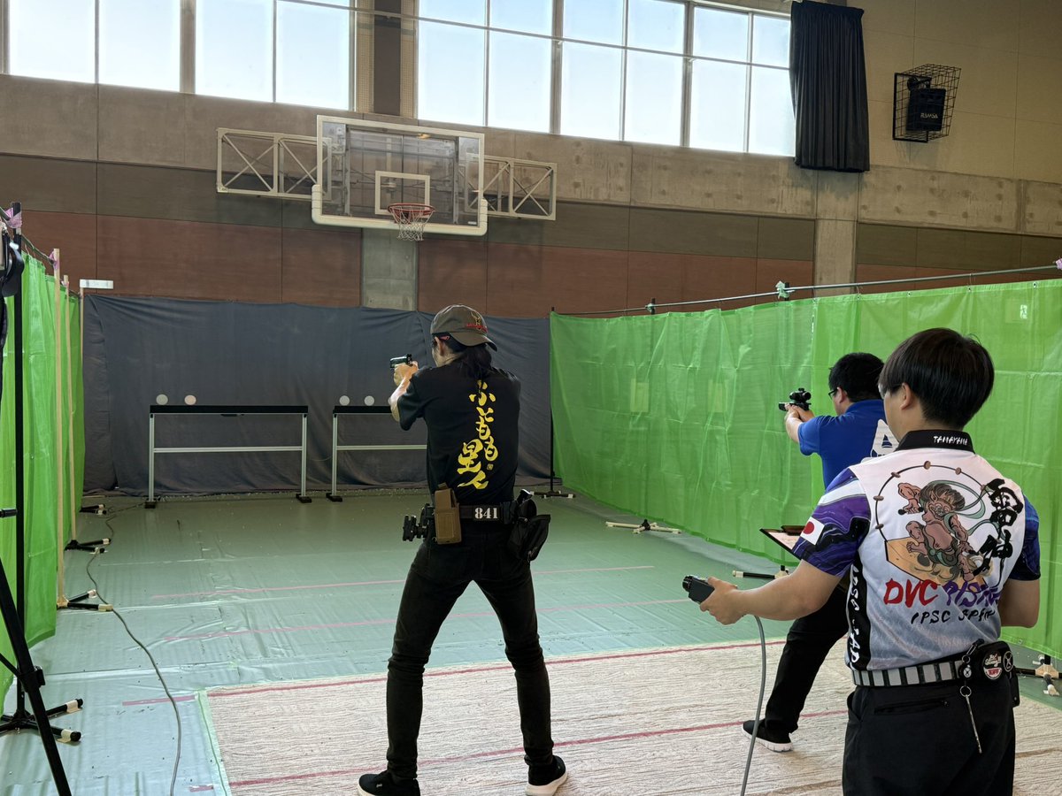 蛾ッチャマン tweet media