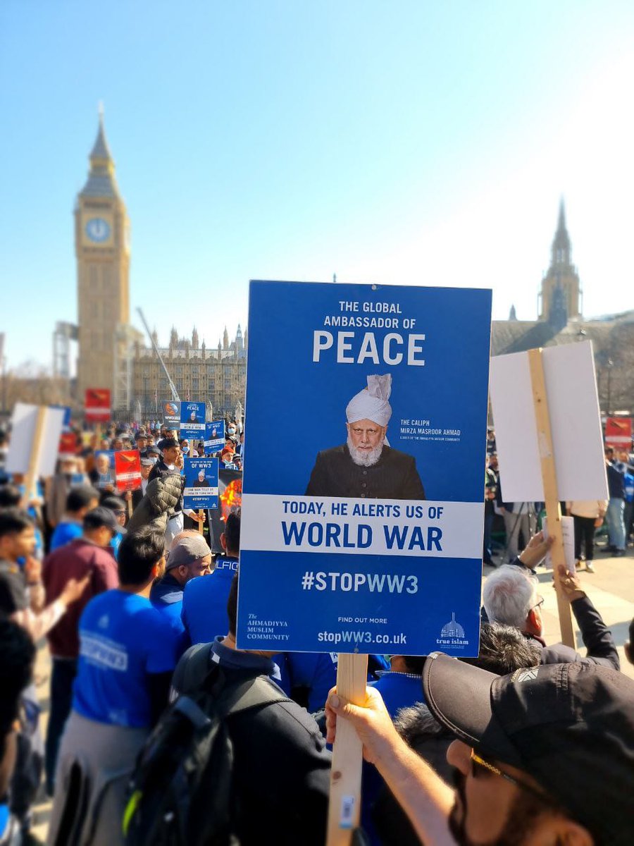 s_a_dar___'s tweet photo. Khilafat teaches us to save lives, but not to divide humanity.

Khilafat teaches us to love mankind, but not to spread hatred.

Khilafat teaches us to serve humanity, but not to judge faiths.

Khilafat teaches us to build peace, but not to break society.

#KhilafatForPeace https://t.co/7eS7BydIn9