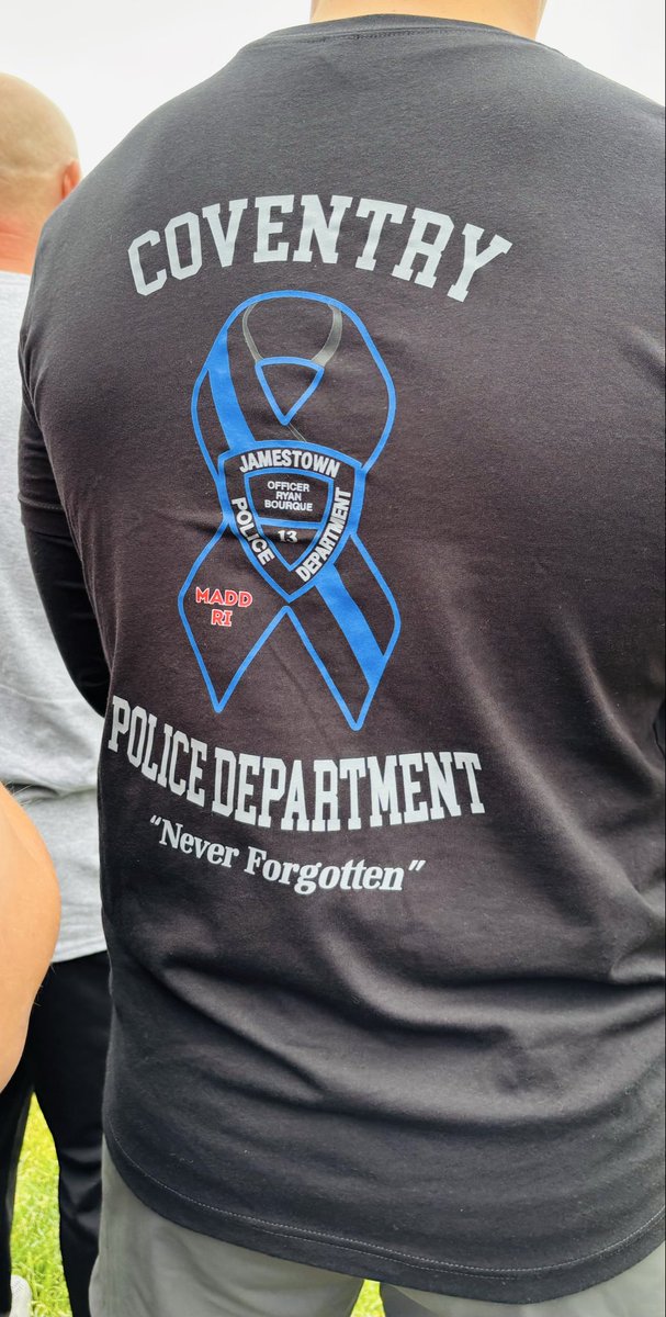 Coventry_RI_PD's tweet photo. ๐ฃ๏ธTHANK YOU ๐ to all of the hundreds of participants and to the volunteers of the Move With MADD Rhode Island walk/run 5K, in loving memory of our law enforcement brother, the late Jamestown RI Police Department Officer Ryan J. Bourque ๐
#MoveWithMADD
#LawEnforcementFamily https://t.co/mxzYx1KSxl