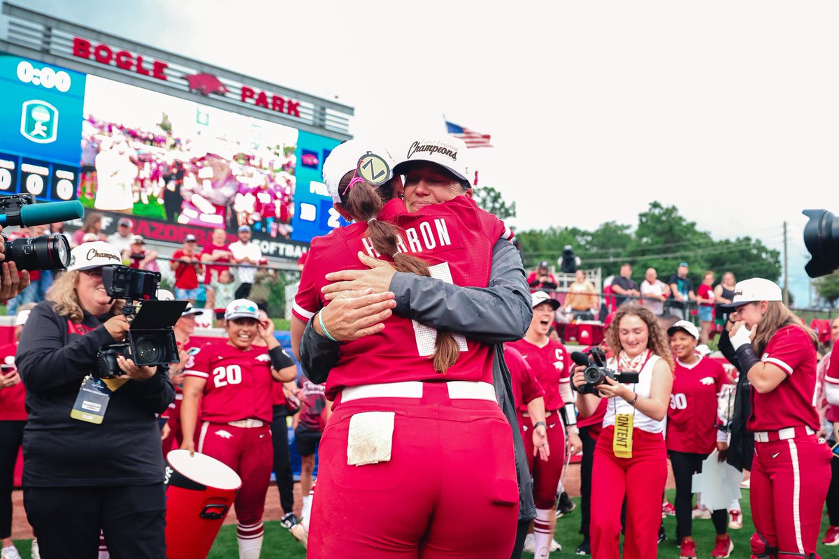 Arkansas Softball tweet media