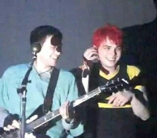 hourly frerard tweet media