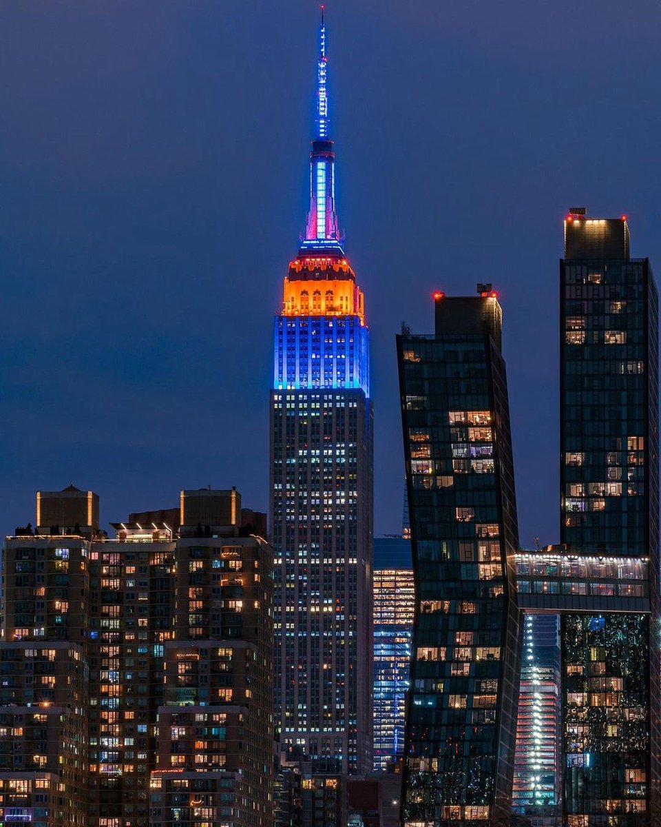 Empire State Building tweet media