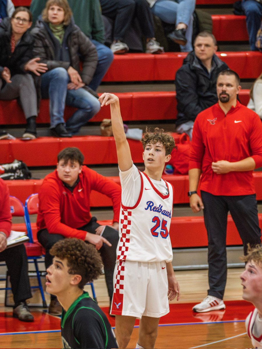 WisconsinSwing's tweet photo. 16u Easterday improves to 2-1 @RL_Hoops Minneapolis Showcase with a 20 point win over Minnesota Falcons.  2028 Jameson Paukner with 25 and 2028 Talon Fabian with 13. https://t.co/EScOlMkPhO