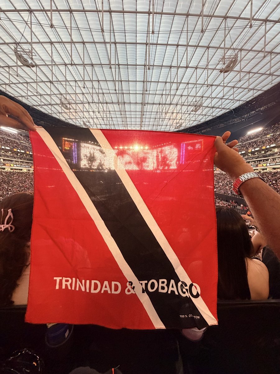 aneesaka18's tweet photo. #BTS_ARİRANG #btslasvegas #trini #btstour2026 https://t.co/7uwTnhBYcw