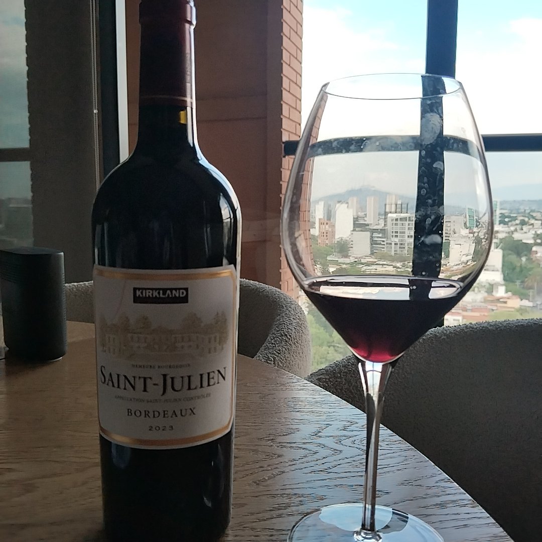 Lady Sommelier tweet media