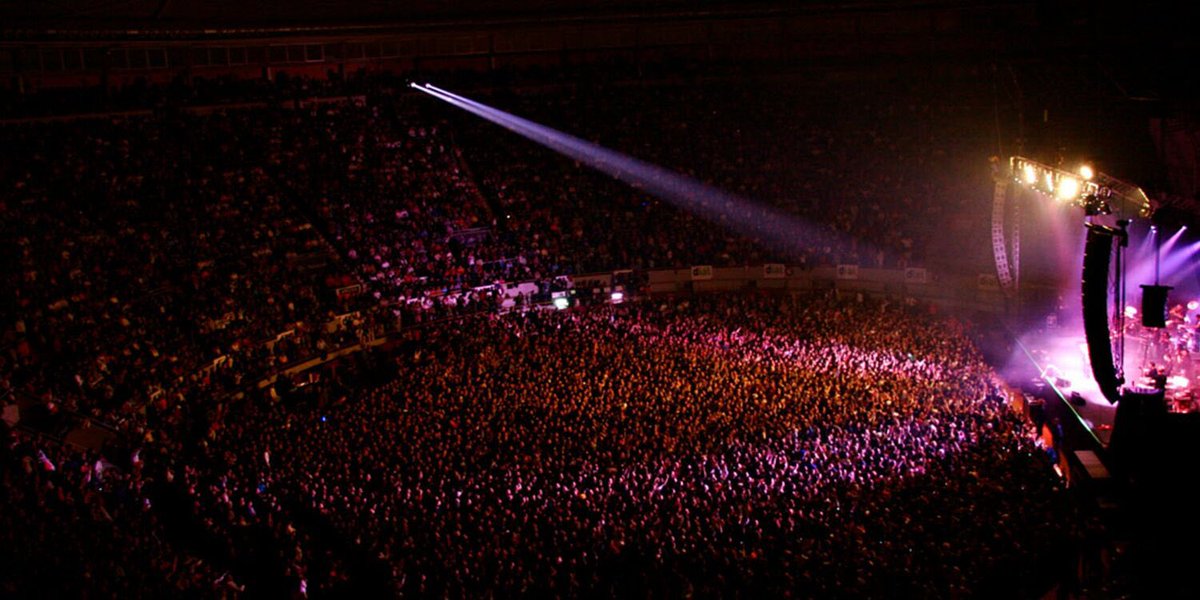 MadisonNationHQ's tweet photo. 🔔Tonight #MadisonBeer is performing in Madrid, Spain🤍🔐🇪🇸

Location:  Palacio Vistalegre Arena
Opener: Isabel LaRosa &amp; Lulu Simon 
Doors Open: 7:00pm 
Show Begins: 9:00pm

#MadridLocketTour #LocketTour https://t.co/i9pkTTWTHx