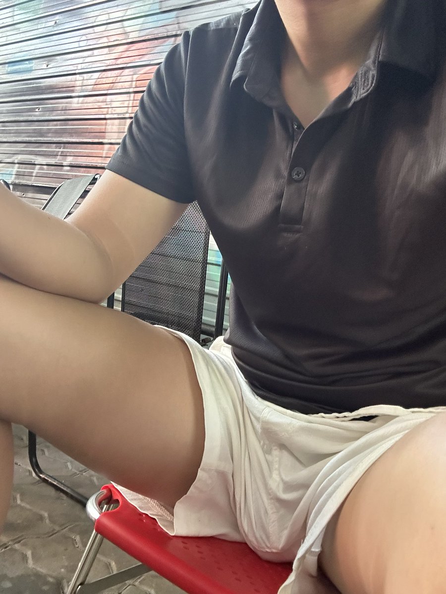 Zacko_m's tweet photo. bán nước mía đê https://t.co/yGMOnnxEOU