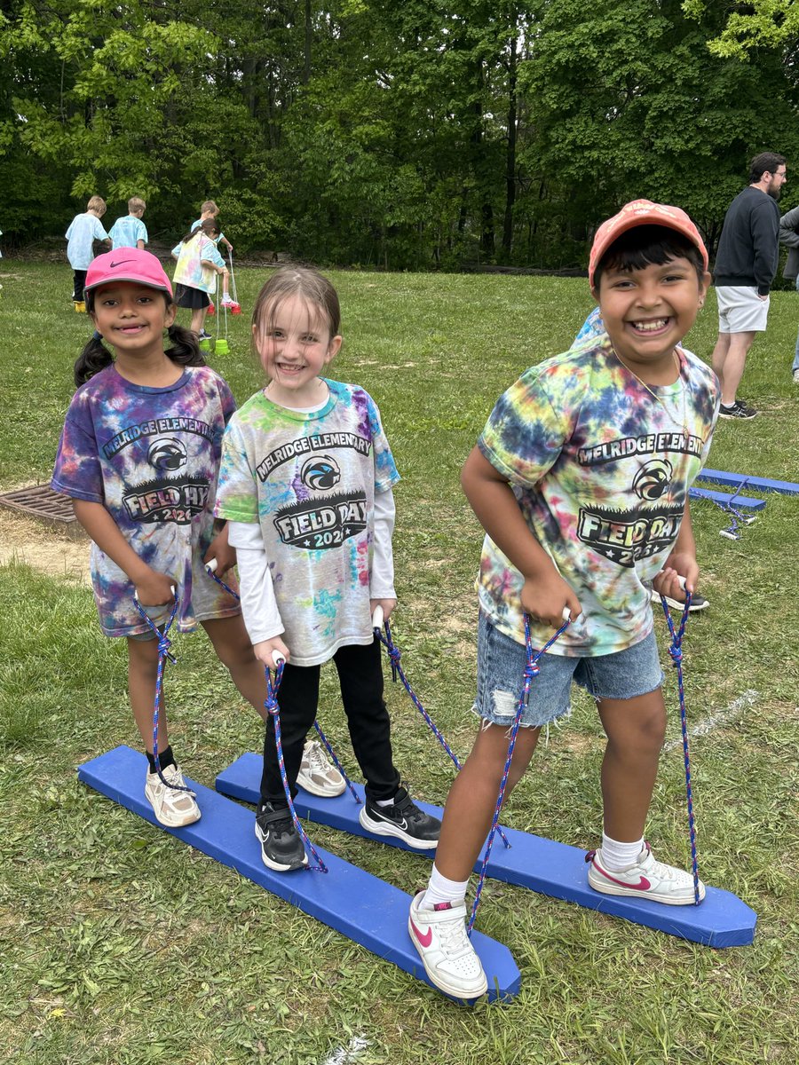 MelridgeElem's tweet photo. Field Day!  Best day of the year!! https://t.co/tuIOIIj6aE