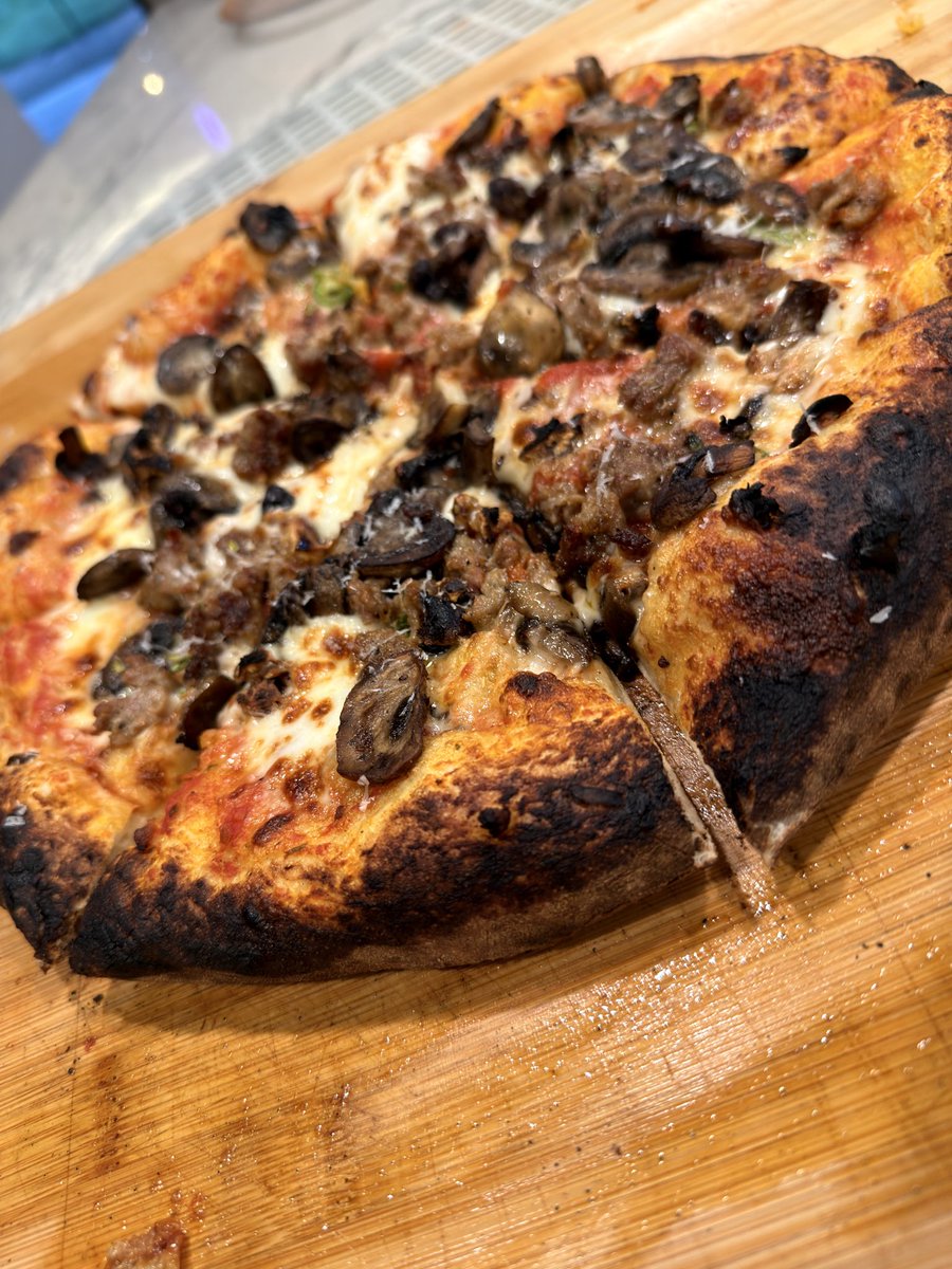 panzer's tweet photo. Cooking the mushrooms in the sausage fat worked out. Roasted garlic doing work here too https://t.co/2s0qQIUcOZ