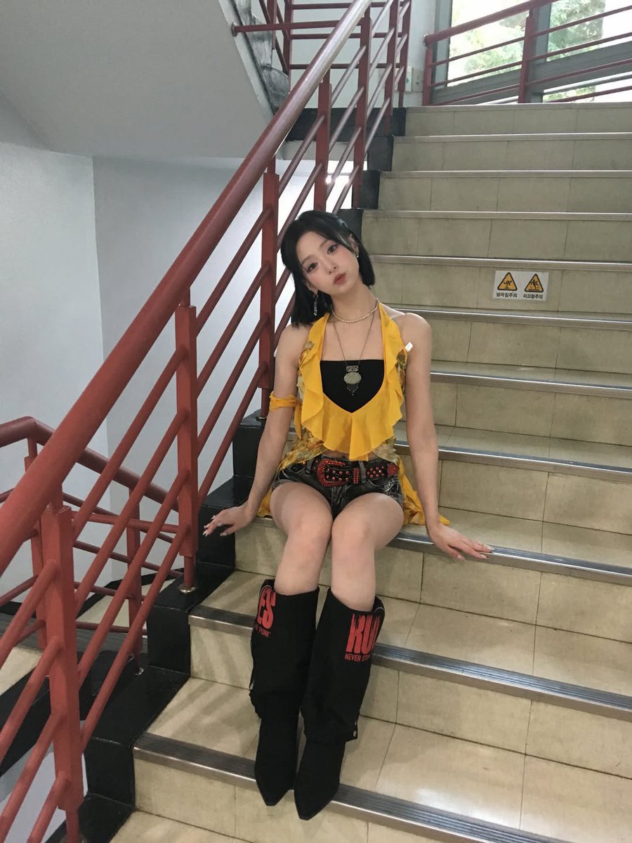 Ahyeon. 🦋 tweet media