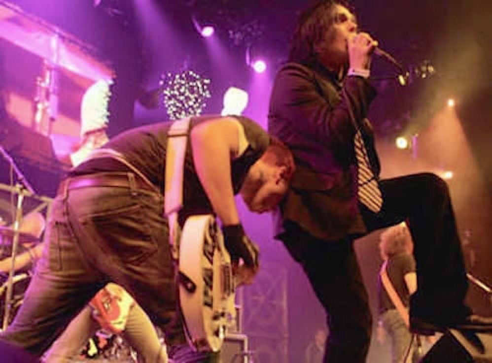hourly frerard tweet media
