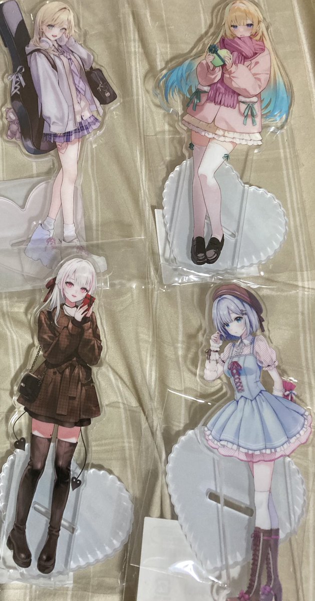 kitoukakeru's tweet photo. 今回のぶいすぽバレンタインアクスタ出遅れてここ三人しか買えなかったんやったな… https://t.co/nNi5EhcAz6