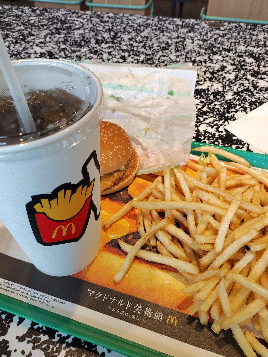 kinoueqo's tweet photo. ペロリだよ、700円。 https://t.co/LHSXy8UF1v