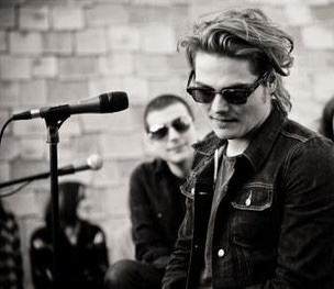 hourly frerard tweet media