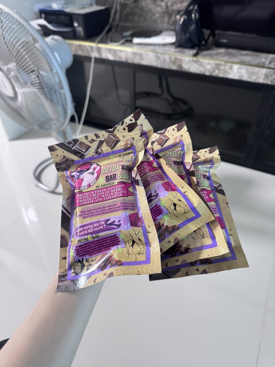 SSaxang's tweet photo. มีสบู่สาธิดาแบ่งขายน้า🩷 ก้อนละ70฿ 4 ก้อนส่งฟรีค่า มีเยอะมั้กๆ ซื้อมาตุนไว้ใช้ไม่หมด😅🫶🏼
#สบู่สาธิดา #สาธิดา #ส่งต่อสาธิดา #ส่งต่อสบู่สาธิดา #ส่งต่อสกินแคร์  #ส่งต่อสกินแคร์มือสอง  #ส่งต่อคสอ #ส่งต่อคสอมือ1 #ส่งต่อมือ1 #ส่งต่อสกินแคร์มือ2 #ส่งต่อสกินแคร์มือ1 #ส่งต่อ
#สครับสาธิดา https://t.co/zDhpqCo0Xe
