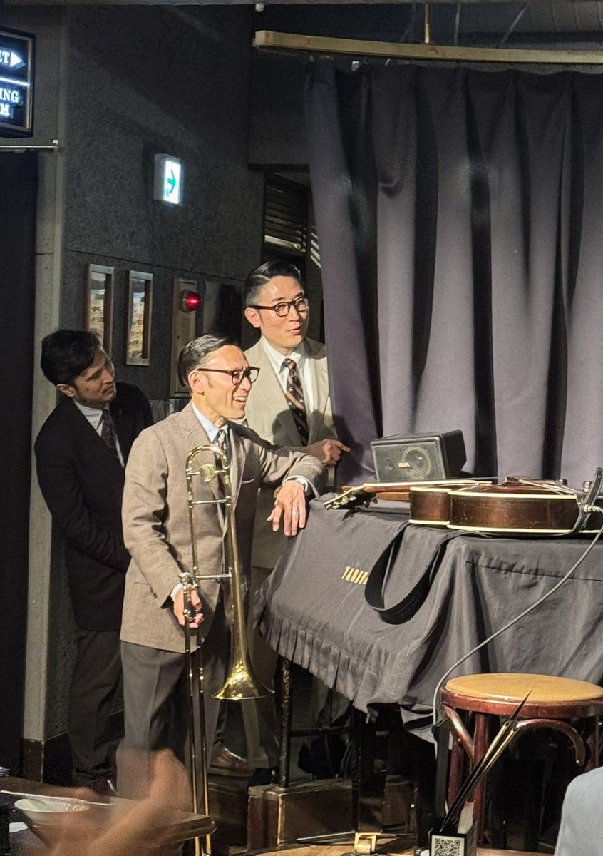 Sottyrt's tweet photo. 5/23 HUB浅草
gentle forest friends
ソロコーナーや浅葉さんのすべらない話など
フレンズらしいステージでした♪ https://t.co/OyelDkeHn8