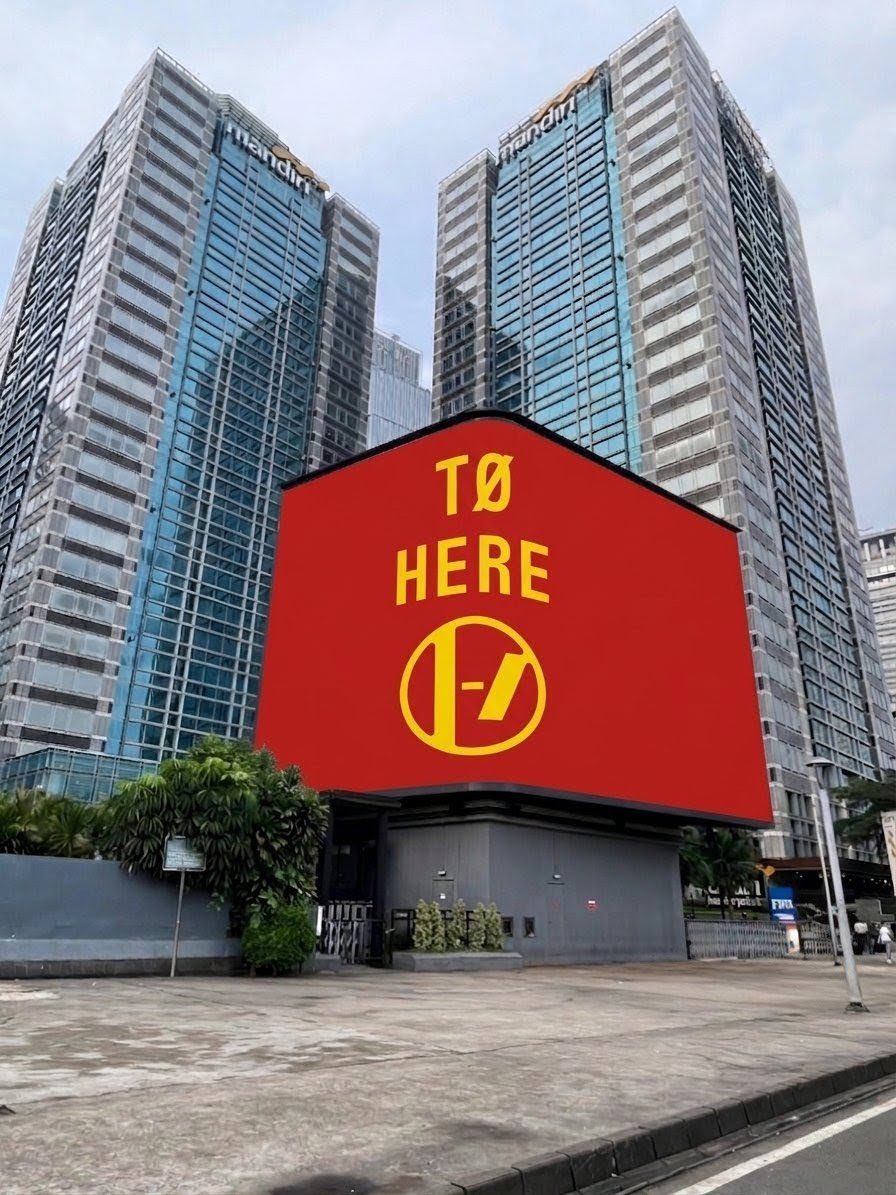 pilotsindo's tweet photo. GUYSSS YANG LEWAT MENARA MANDIRI SENAYAN ADA YANG LIAT INI JUGA GAK?? OMG IS THIS MY WHEN YH MOMENT FINALLY HAPPENING??? CONFIRM PLSSS @twentyonepilots @WarnerMusicID https://t.co/AwmKgjqH57