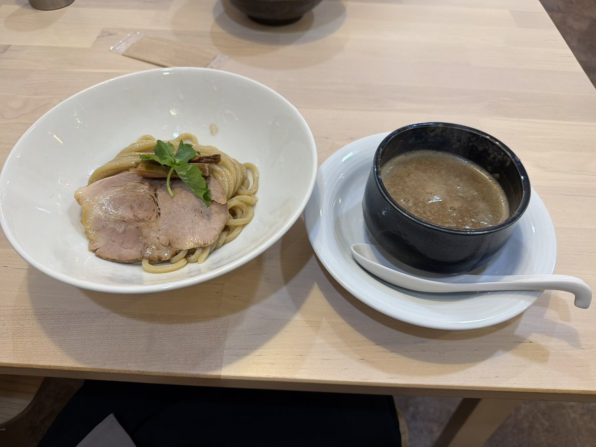 ッサー tweet media