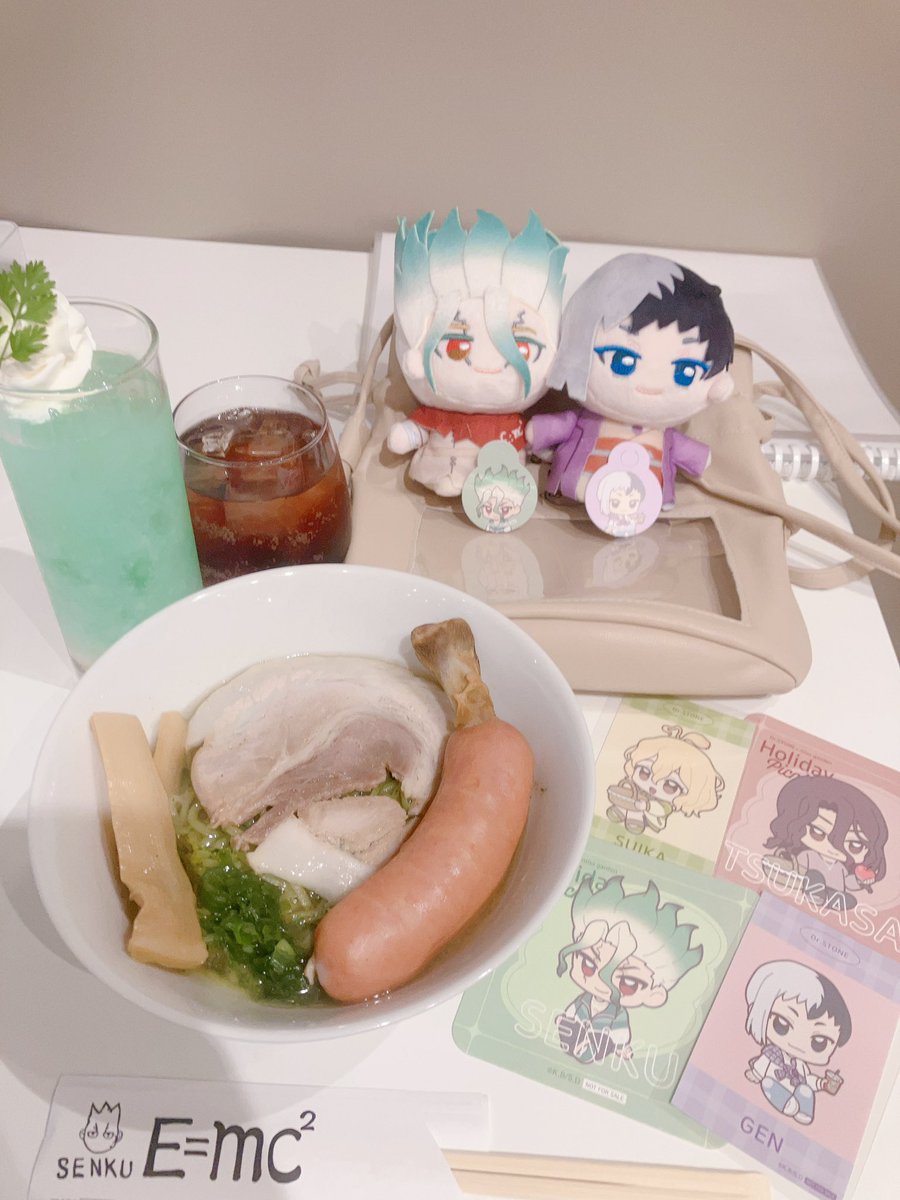 よん tweet media