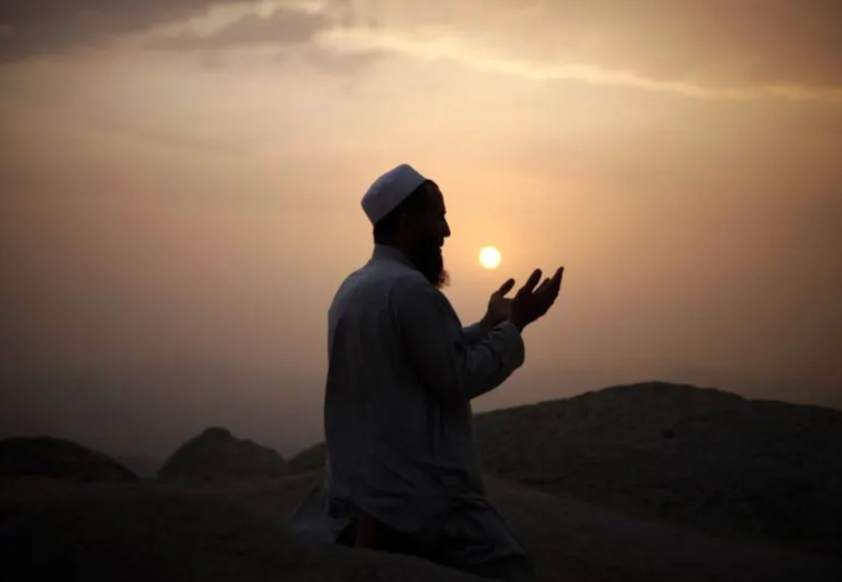 TahirAh93989494's tweet photo. Where there is love of God, there should be peace for creation. Faith and humanity must walk together. - Hazrat Mirza Masroor Ahmad (aba) #KhilafatForPeace https://t.co/GNFhQY86uU