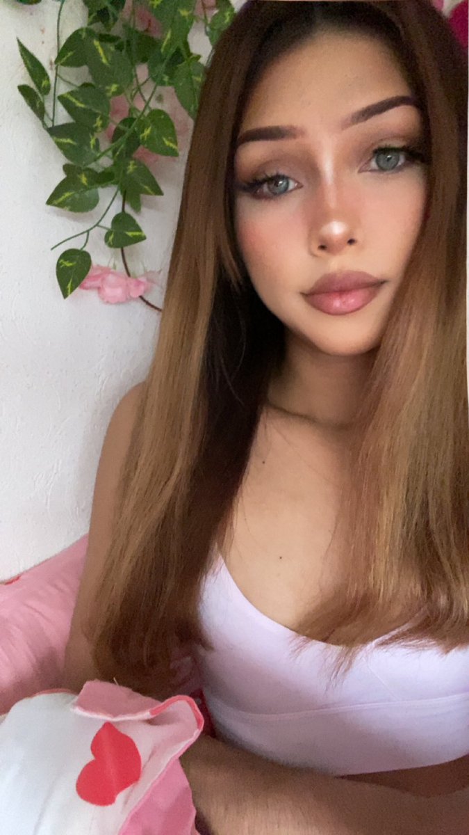 karinaTrans tweet media