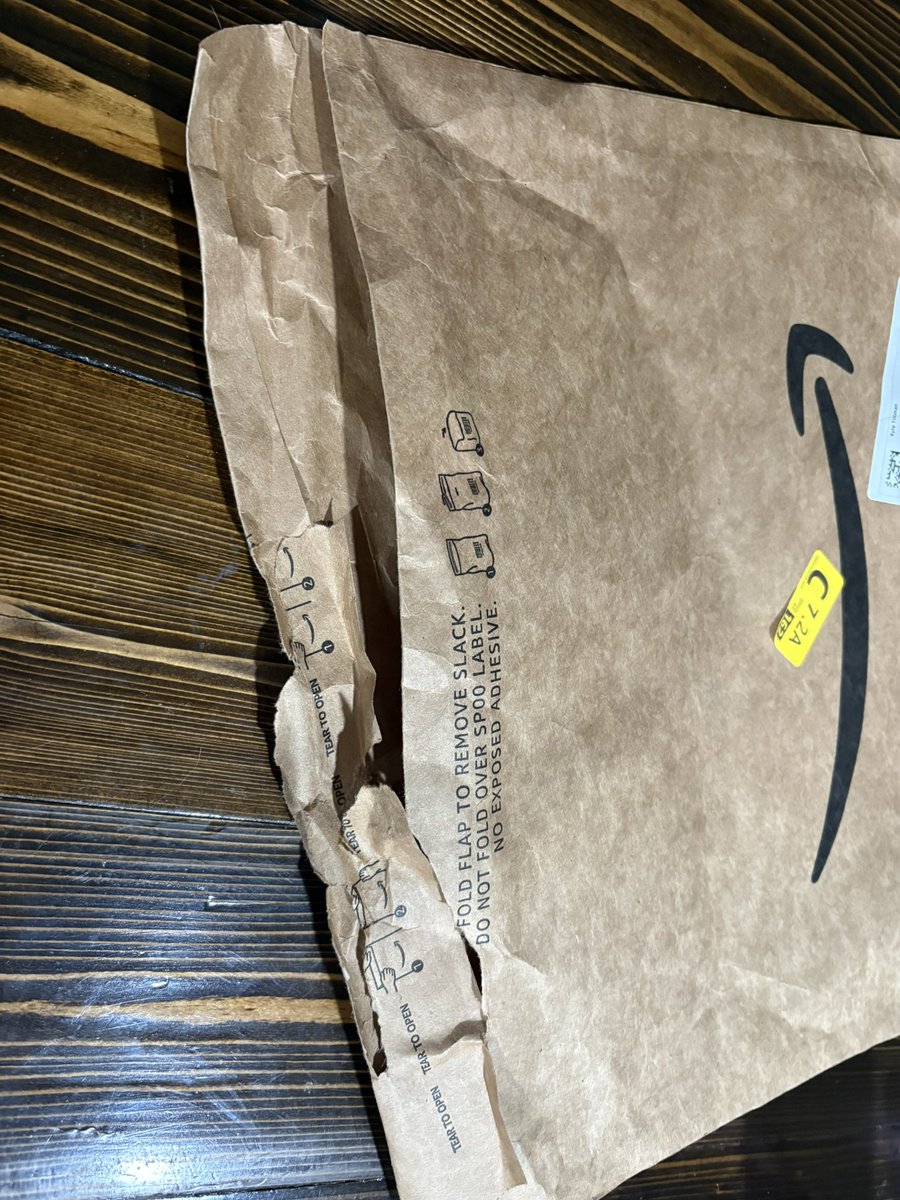 kyletillman's tweet photo. Great job sealing the package @amazon, only one thing missing from the delivery… https://t.co/qbSTNOlChA