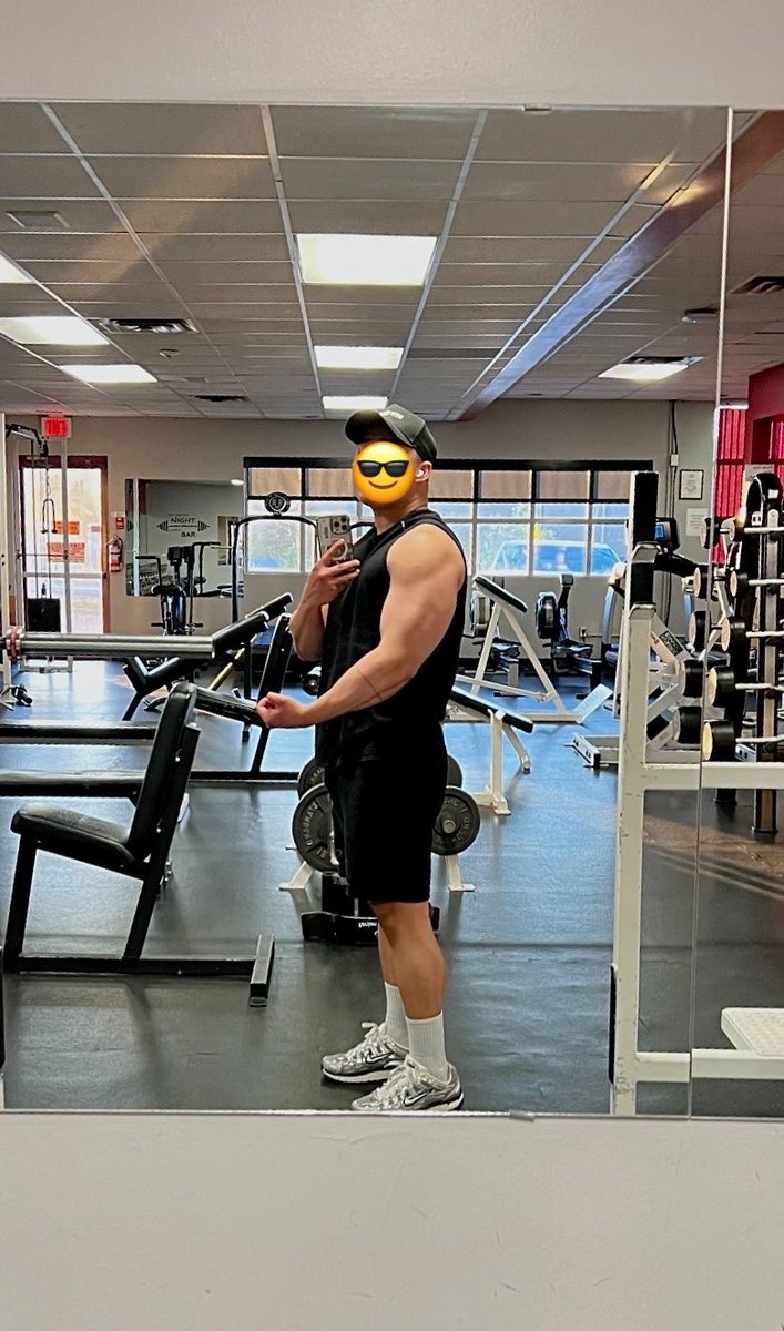 _liempork's tweet photo. Arms dih 🤓 https://t.co/Sgu98LJtvE