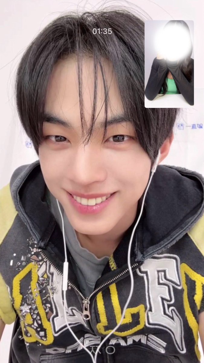 0lvscb's tweet photo. 도훈쩜이 요즘왤케 웃기징ㅋㅋㅋ🙂‍↕️🙂‍↕️ https://t.co/zMubWCfMFl