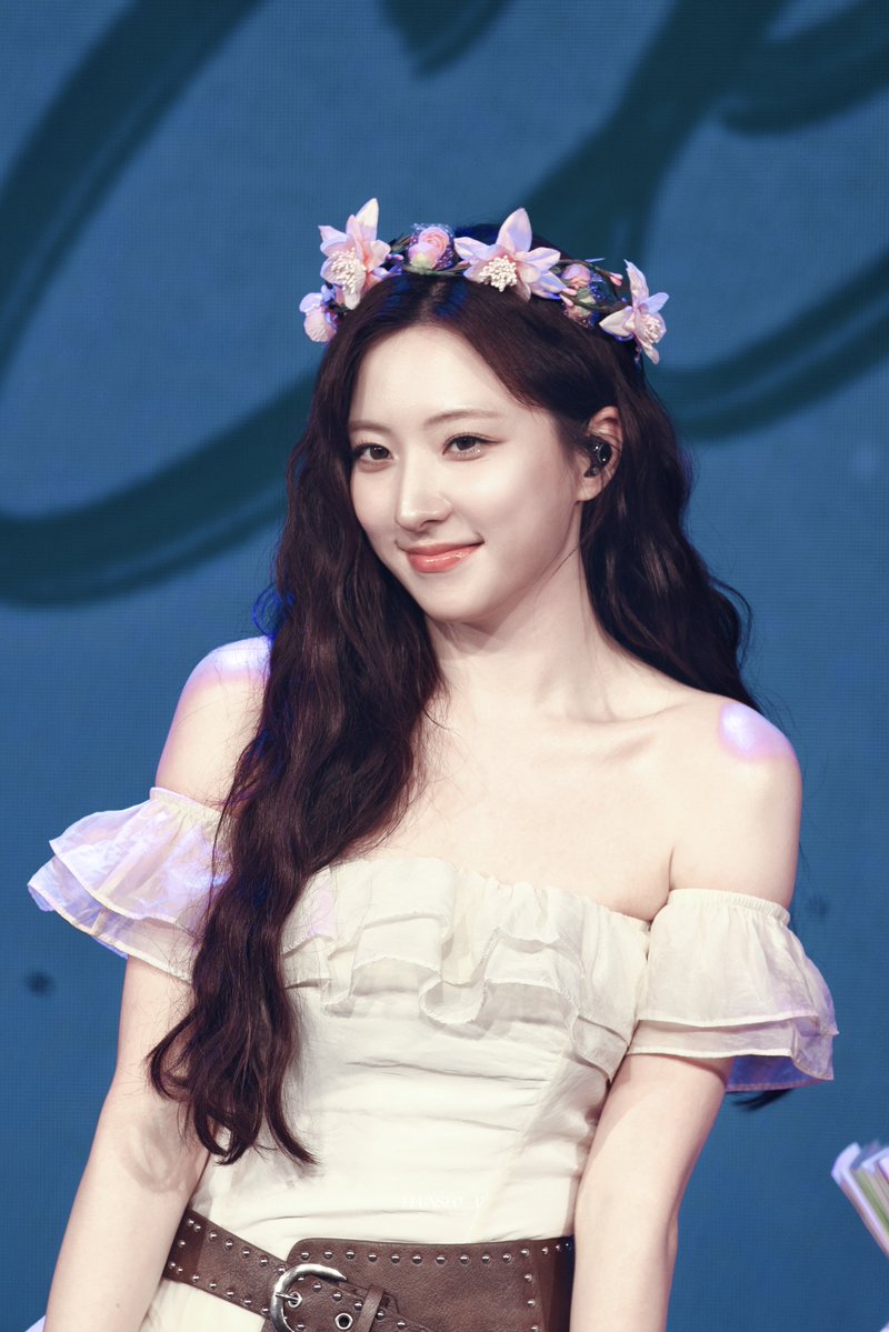 따따 tweet media