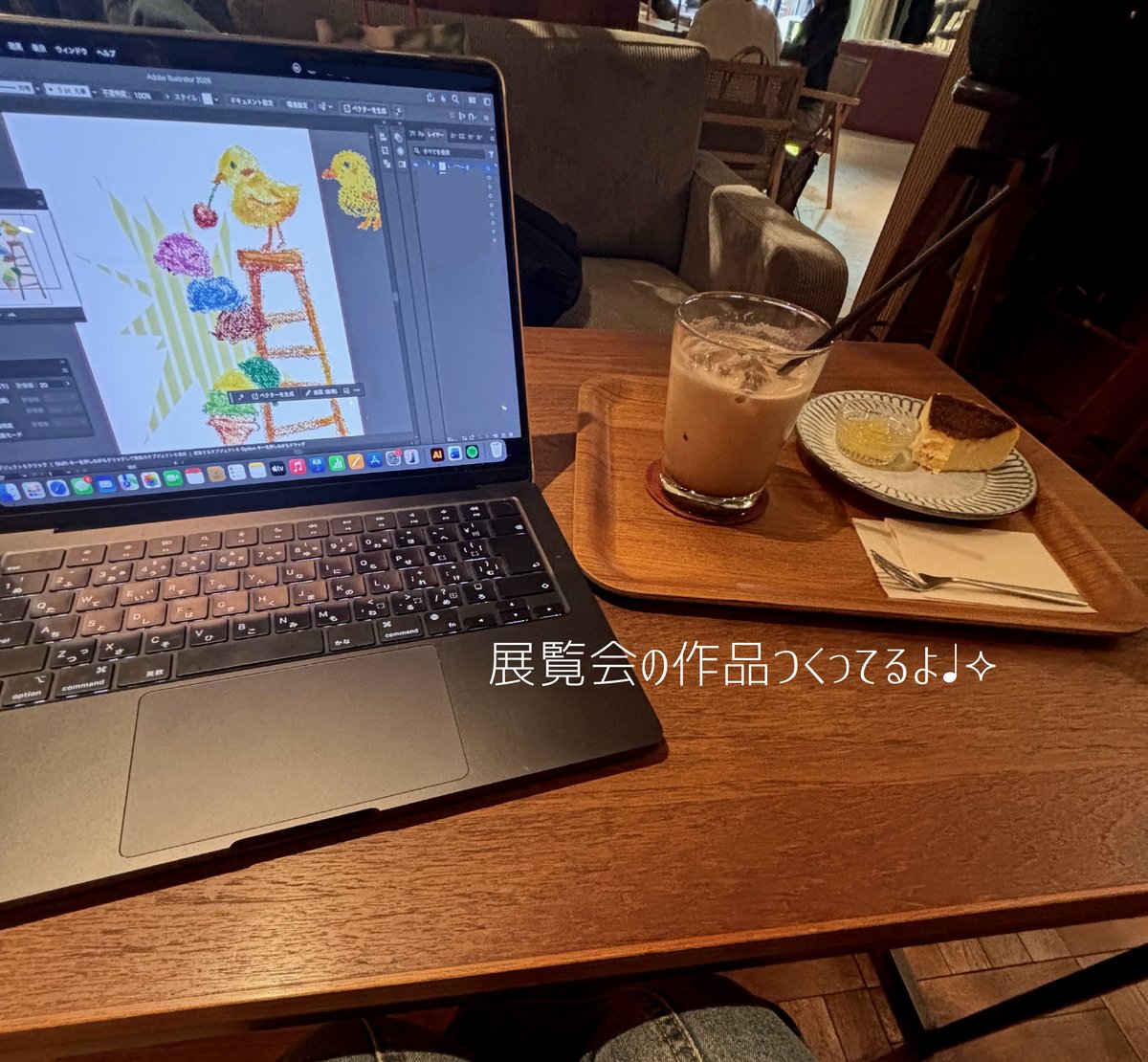 azpp_art's tweet photo. カフェで作品づくり🪄 https://t.co/1yJVzlzw2q