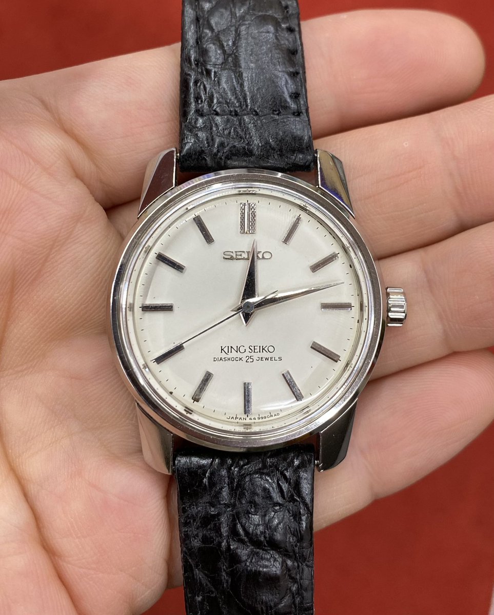OgreCottonCandy's tweet photo. 本日の腕時計
SEIKO KING SEIKO
44KSノンデイト🦉王道の12時飾りインデックスと盾メダリオンが最高の1965年製腕時計です✨
#SEIKO
#KINGSEIKO
#44KS
#鬼わた時計 https://t.co/u2l8TxSgTN