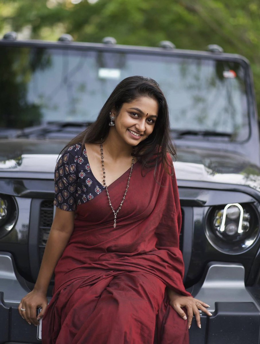 SuryaYuva2tn's tweet photo. சாயாதேவி ⁀➴♡

#Warrant ல இவங்க போர்ஷன் கொஞ்சம் fun மேக்ஸா கொண்டு போச்சு, 

இதுக்கு முன்னாடி சார், பரமசிவன் பாத்திமா ல நடிச்சுருக்காங்க போல..

ரெண்டுமே விமல் அண்ணா படம், ரெண்டுமே பார்க்கல இன்னும் 😌😇

The real friends of the police இவங்க இந்த சீரீஸ்ல… https://t.co/iwfem7gonq