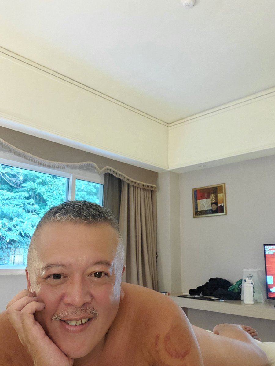 中年老頭月半人夫 tweet media