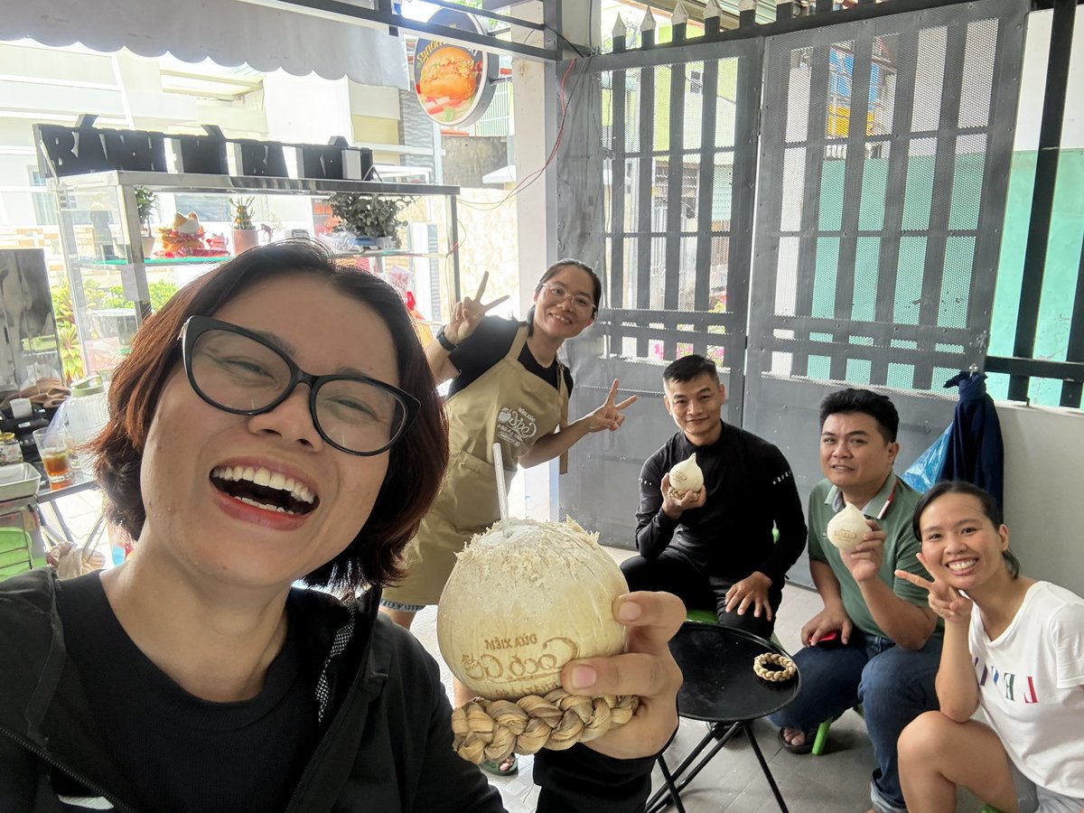 Phạm Hoa | Holly tweet media