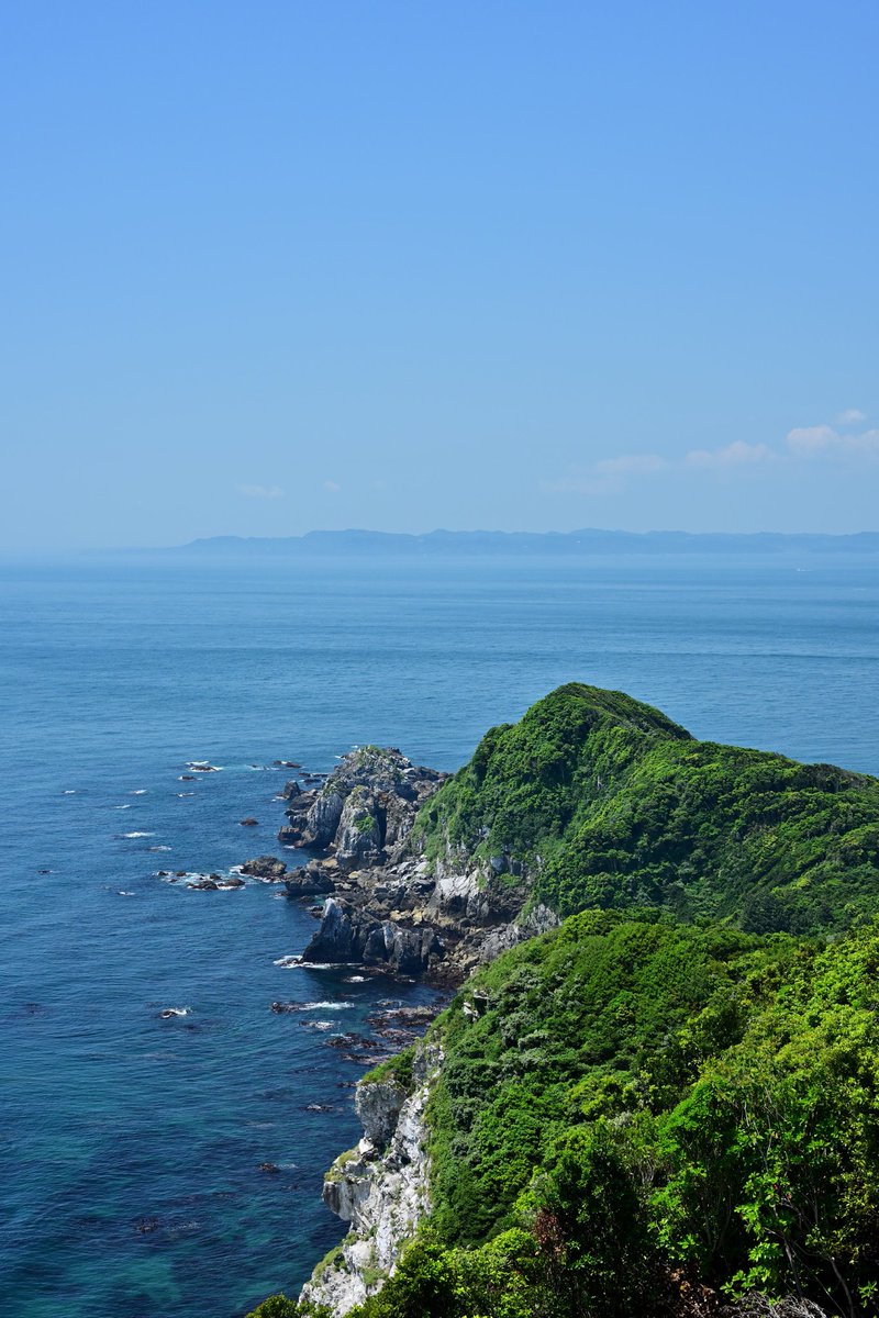 star_system_7's tweet photo. 神島の監的哨跡から眺める渥美半島と志摩半島
#Nikon #ZR https://t.co/3vhk6Fg3wZ