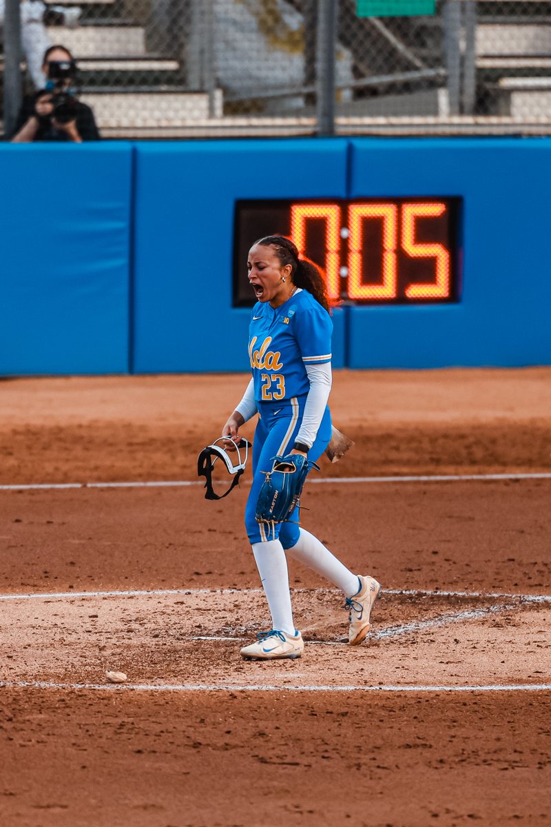 UCLASoftball's tweet photo. WARRIOR.

#GoBruins | @TaylorTinsley7 https://t.co/Nu8EdvSdqi