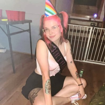 layne tweet media