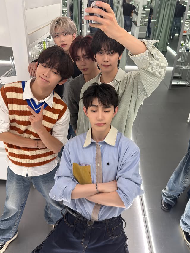 💌 tweet media